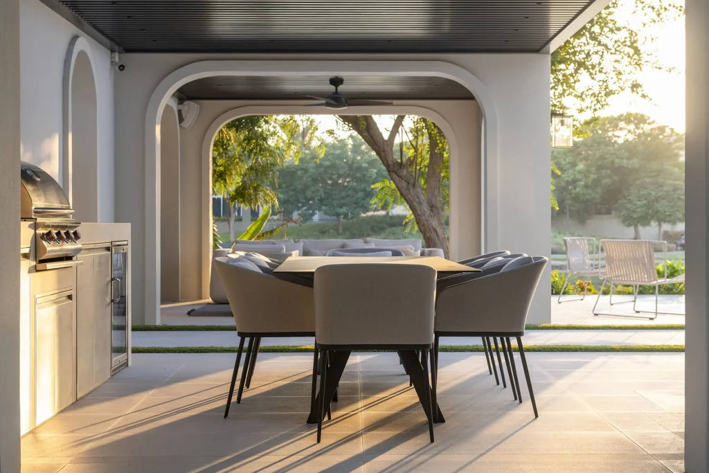 Defining Features Of High-End Outdoor Kitchen Designs